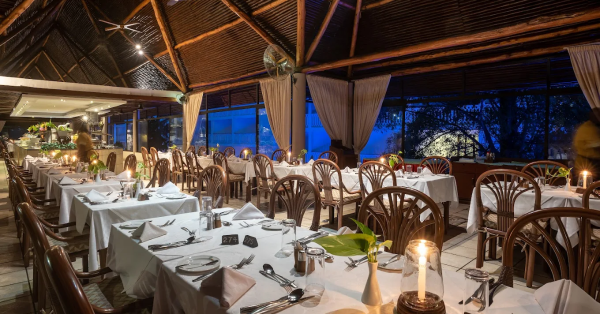 Travellers Beach Hotel & Spa